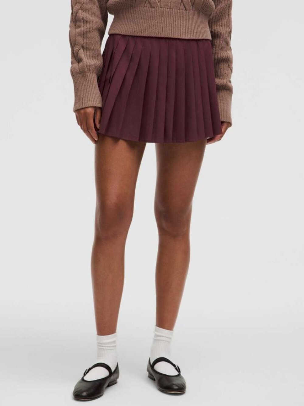 High-Rise Pleated Tennis Skirt (Size 6) in Garnet - Picture 2 of 7